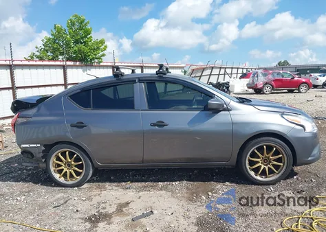 2017 Nissan Versa 1.6 S z USA, uszkodzony, nr VIN 3N1CN7AP6HL900180